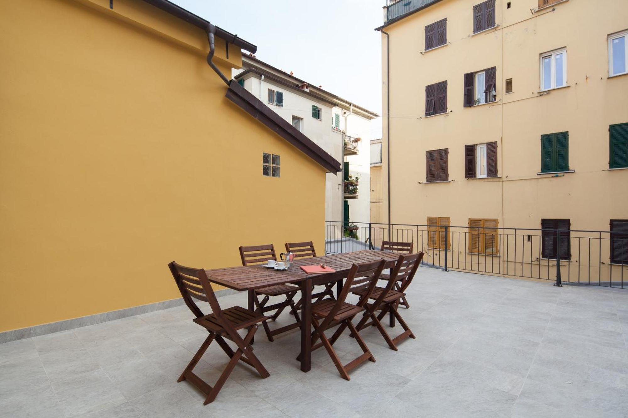 Cv5 - La Spezia City Center - Wide Modern Apartment Walking Distance To The Station To Cinque Terre - Big Terrace On The Roofs Eksteriør bilde