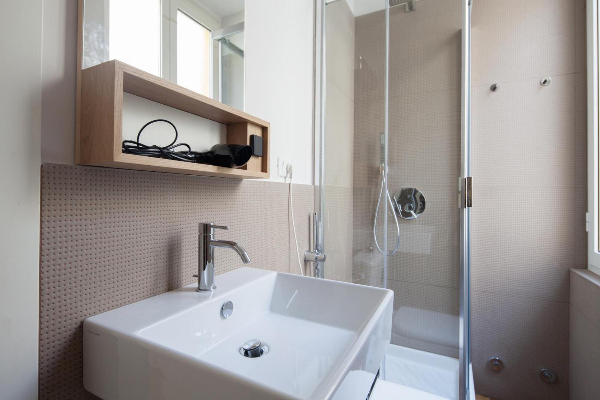 Cv5 - La Spezia City Center - Wide Modern Apartment Walking Distance To The Station To Cinque Terre - Big Terrace On The Roofs Eksteriør bilde